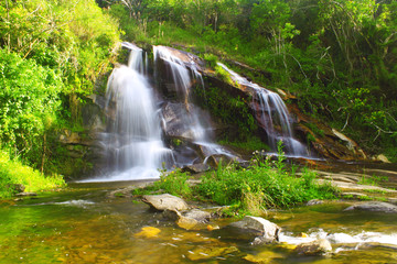 Fototapeta premium Waterfall in the road