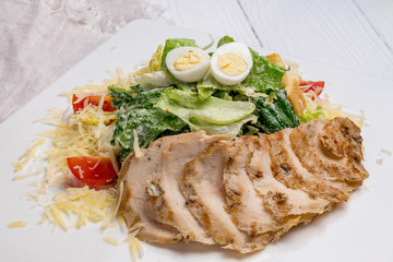 Salad caesar with chicken