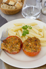 tomates farcies et pâtes