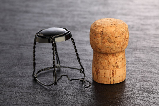 シャンパンのコルク Images Browse 11 Stock Photos Vectors And Video Adobe Stock