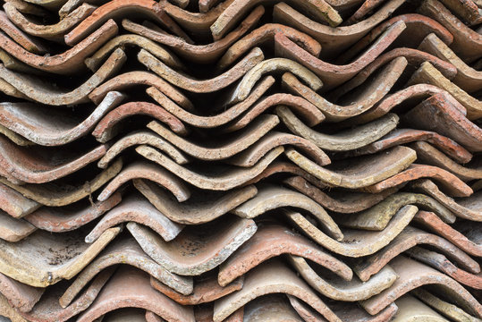stock de vieilles tuiles canal