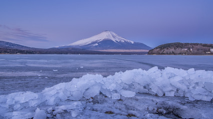 日本、世界遺産、富士山、冬、絶景、雪、感動の風景、流氷、山中湖畔にて