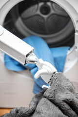 Roboter wäscht selbstständig die Wäsche