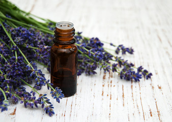 Fototapeta na wymiar lavender oil with fresh lavender