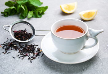 Tea with lemon and mint