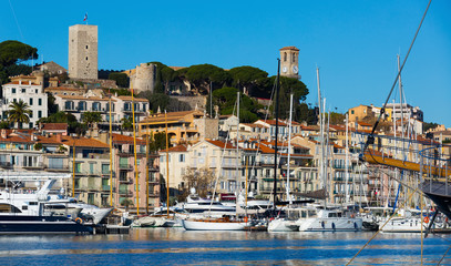Fototapeta na wymiar Old Port of Cannes