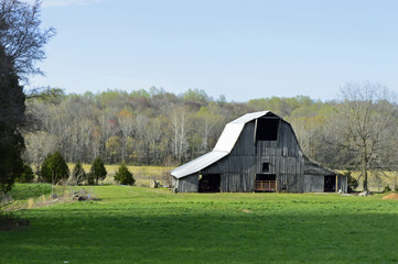 Rural landscape photo of an old barn in the country