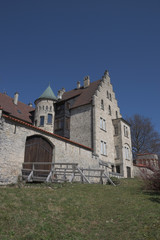 Fototapeta premium Schloss Lichtenstein, Baden- Württemberg, Deutschland - April 7, 2018 : Blick auf die Schlossmauer von Schloss Lichtenstein.