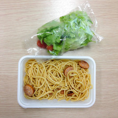 Open the takeaway plastic lunch box