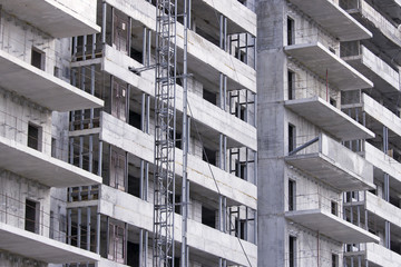 Construction of a monolithic residential building
