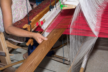 The process of making THAI SARONG