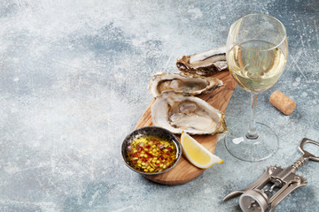 Fresh oysters and white wine