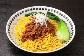 汁なし担々麺