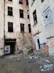 Fototapeta na wymiar Opuszczony budynek