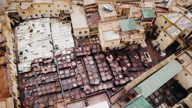 tannerie dans la ville de F&egrave;s au maroc 