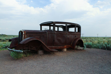Fototapeta premium Abandoned Car, 1932 Studebaker, Petrified Forest National Park, Arizona