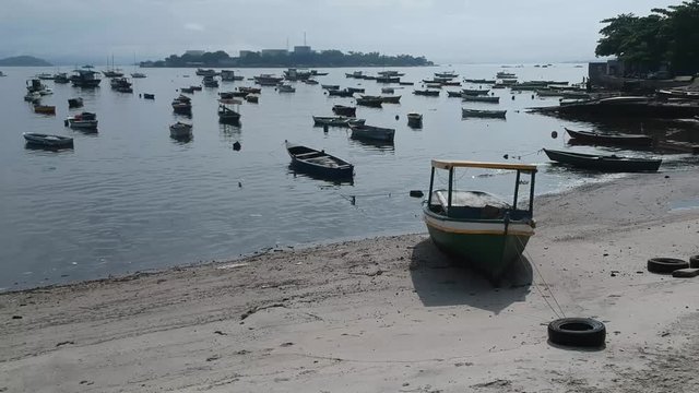 Praia e barco 1