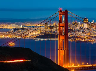 Foto op Plexiglas Golden Gate Bridge San Francisco Bay kijkt door Golden Gate Bridge in de schemering