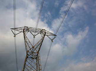 pylon with very electric wires