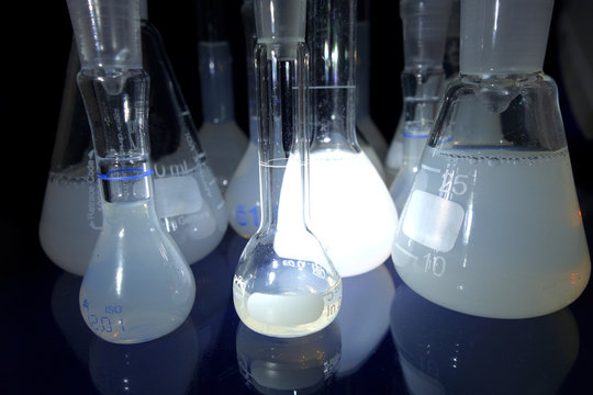 Chemical laboratiry glassware