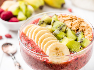 Berry dessert smoothie banana Kiwi Apple Parsley Raspberry Nuts Granule for Breakfast