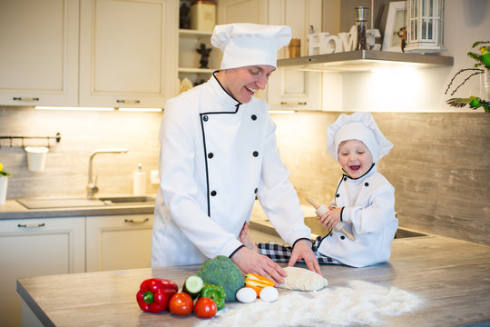 in der K&uuml;che backen