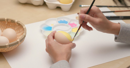 Obraz na płótnie Canvas Easter eggs painted with egg