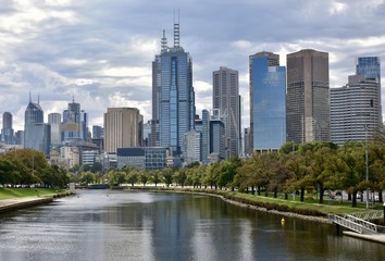 Fototapeta na wymiar Melbourne city skyline from the Swan Street Bridge, looking out over the Yarra River