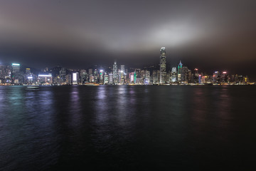 Fototapeta na wymiar Hong Kong skyline and cityscape at night 