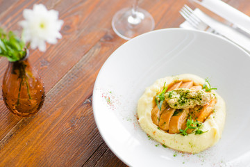 Déjeuner au restaurant