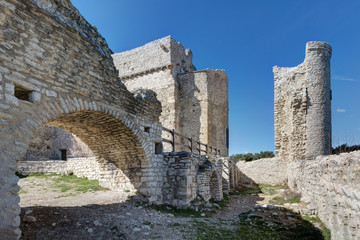 Obraz premium Le Chateau de Thouzon - Le Thor - Vaucluse