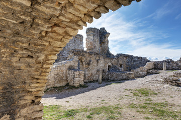 Le Chateau de Thouzon - Le Thor - Vaucluse