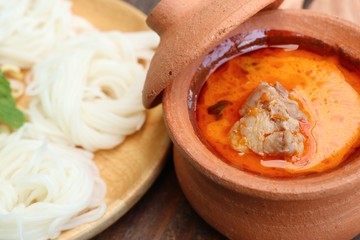 Rice noodles curry with chicken