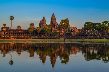 Obraz premium Angkor Wat à l'aube