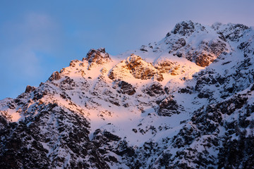Alpenglühen im Winter