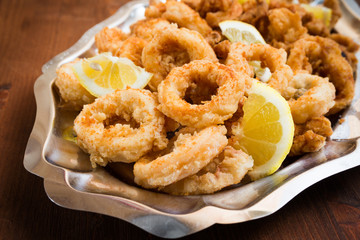 Anelli di calamaro fritto, Mediterranean Food 
