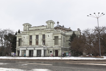 Fototapeta na wymiar Theater Square and the Pushkin Theater in the city of Evpatoria, Crimea