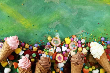 Papier Peint photo Bonbons bonbons avec de la gelée et du sucre. gamme colorée de bonbons et de friandises pour enfants différents.