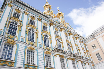 Fototapeta na wymiar SAINT-PETERSBURG, RUSSIA - July 10, 2014: The Catherine Palace, located in the town of Tsarskoye Selo