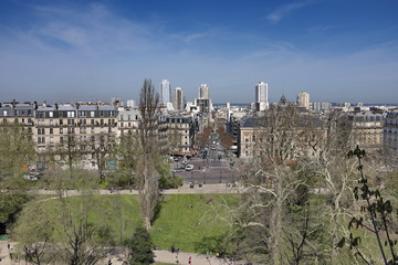 Fototapeta na wymiar Parc des Buttes Chaumont, Paris