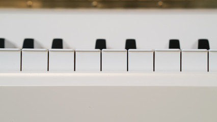 Tasten eines Klaviers frontal