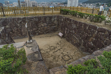 夏の甲府城の天守台の風景