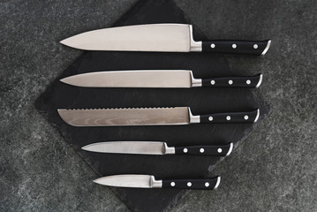 A good set of kitchen knives for slicing