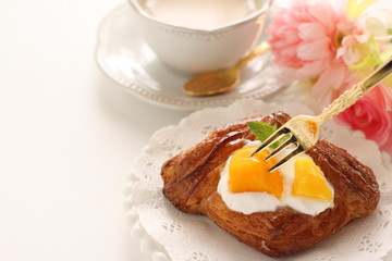 Homemade yogurt and mango on pastry 