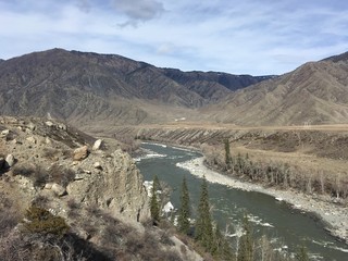 вид на горную реку Катунь, Алтай