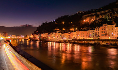 Fototapeta premium Grenoble Quais en feu