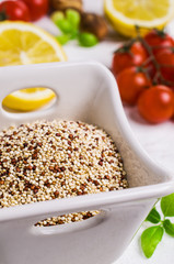 Dry mixture of quinoa grains