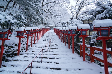 京都貴船神社の雪景色
