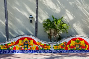Crédence de cuisine en verre imprimé Havana Mosaïque de Miami Calle ocho au parc de dominos de Little Havana