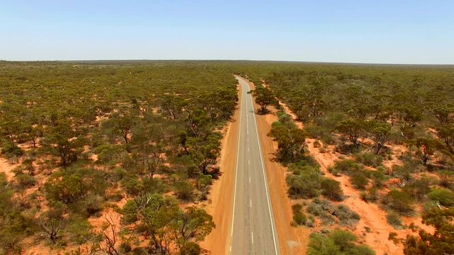 Highway von oben, Luftaufnahme im Outback, 4k Video, Australien, Westaustralien, Down under